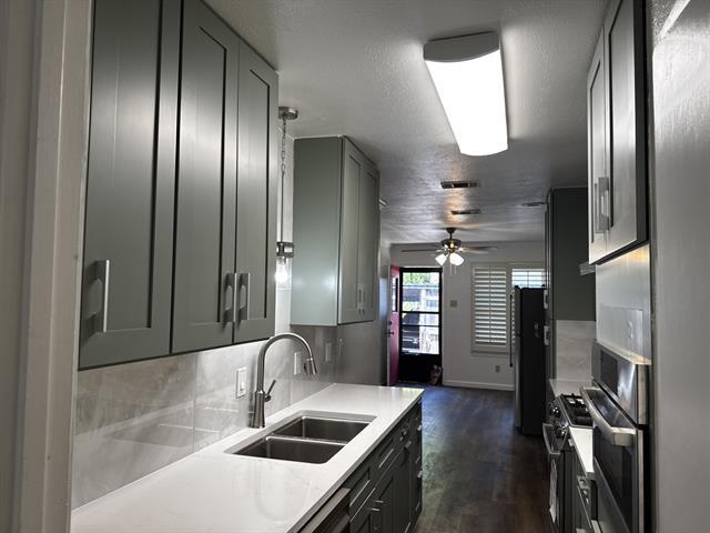Building Photo - 13853 Leinsper Green Drive