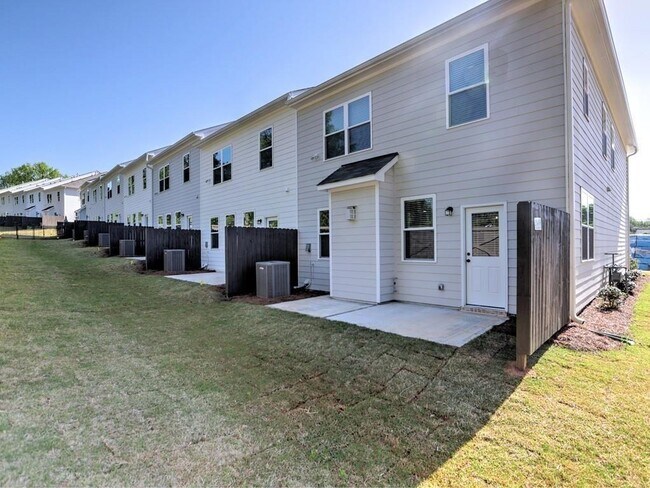 Building Photo - 3355 Verdi Ln