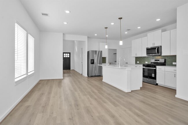 Building Photo - 304 Willow Sage Ct