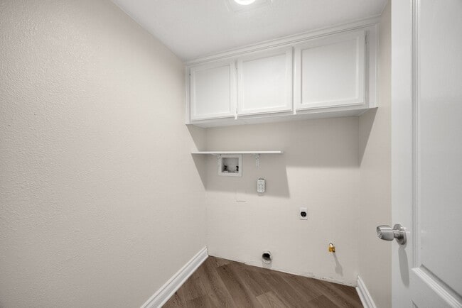 Building Photo - Beautiful Remodeled Two Story 4 Bed 2.5 Bath Home w/ Solar + 3 Car Garage