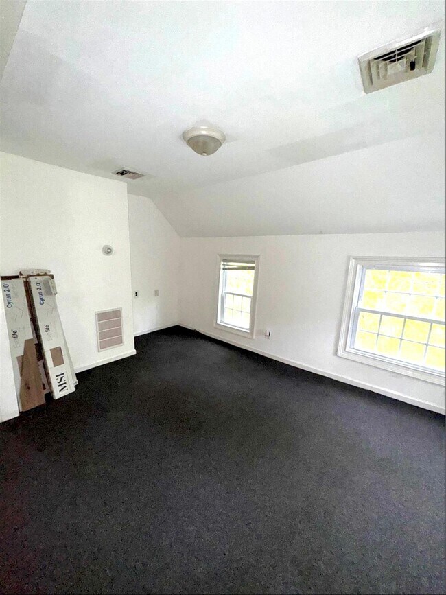 Building Photo - 955 NY-52