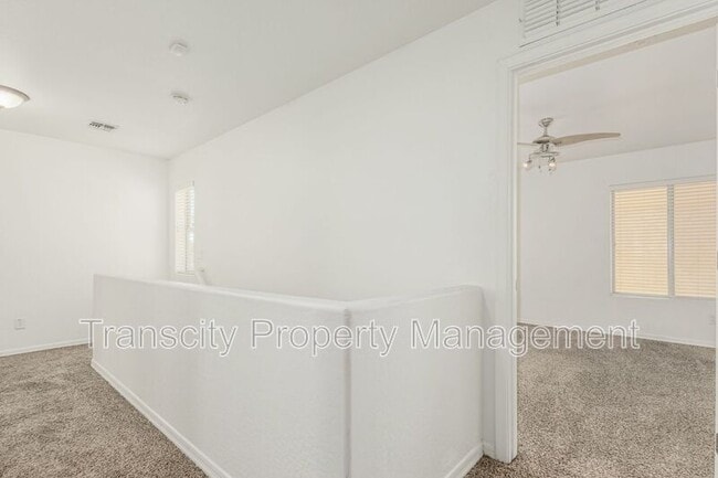 Building Photo - 1402 S Newberry Ln