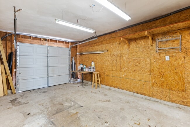 Building Photo - 609 Maxwood Ct