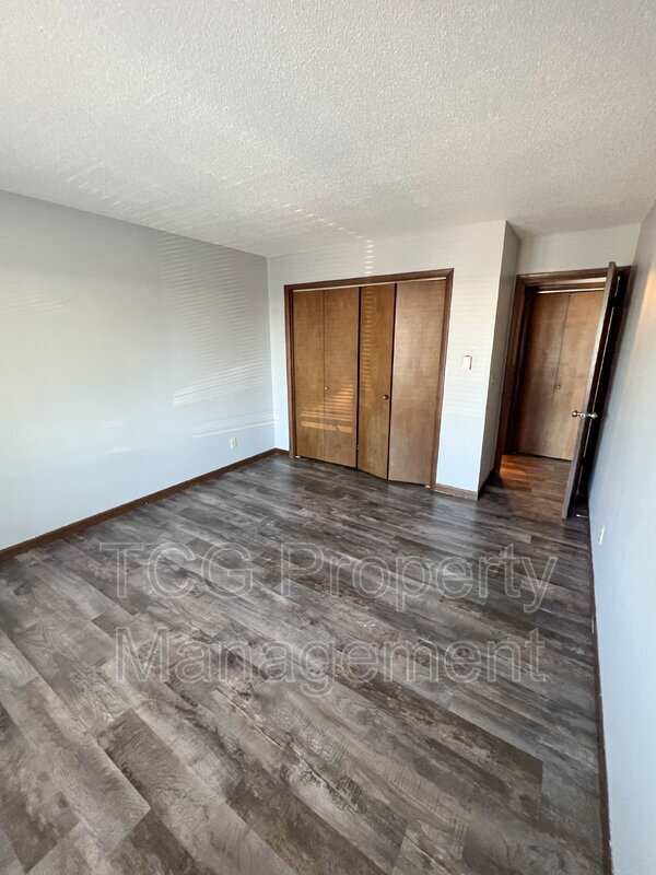 Building Photo - 445 Elm Pl