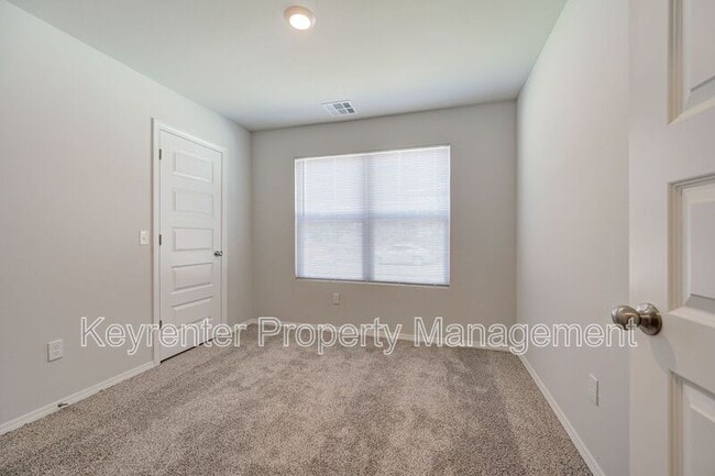 Building Photo - 504 Old Hickory Ln