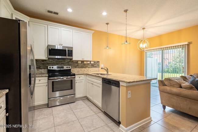 Building Photo - 9439 High Meadow Ln