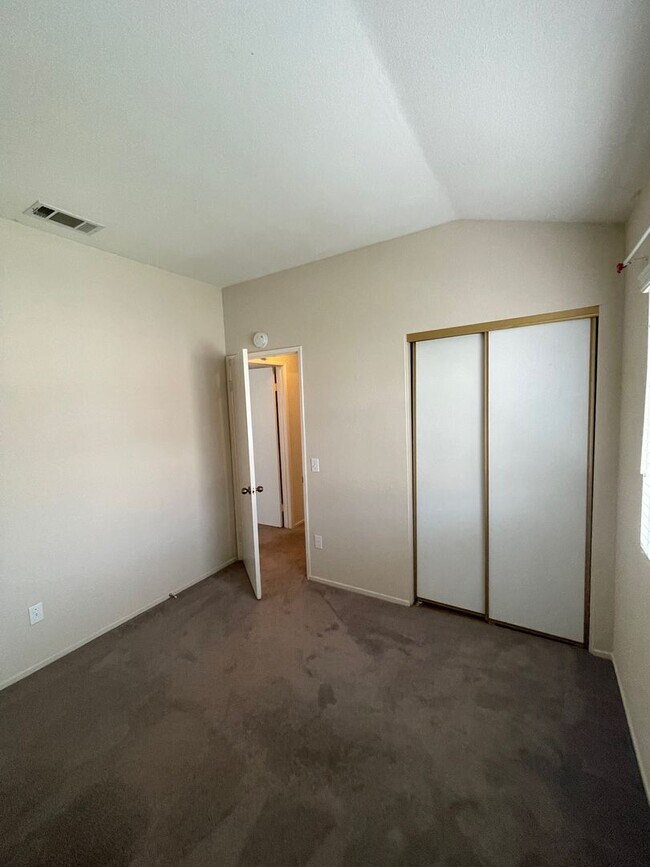 Building Photo - 5341 Columbus Pl