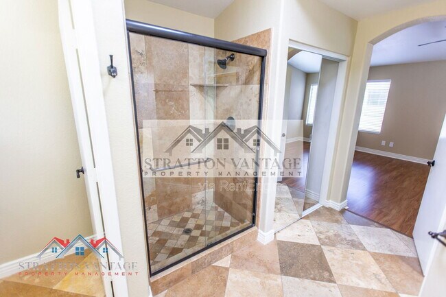 Building Photo - 7420 W Los Gatos Dr