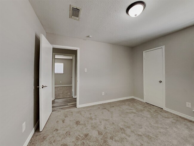 Building Photo - 24107 Lone Elm Dr