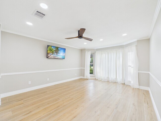 Building Photo - 3018 Highland Laurels Dr