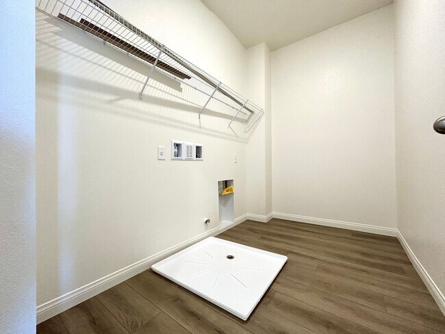 Building Photo - Brand new Townhome!   Summerlin West