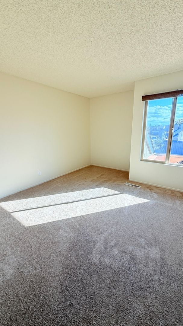 Building Photo - 1092 Melrose Ave