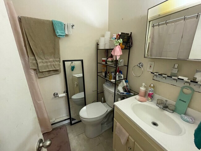 Building Photo - 892 Huntington Ave