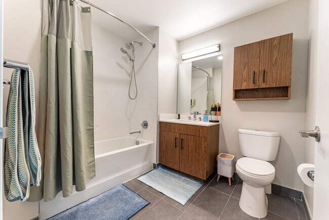 Building Photo - 25 Christopher Columbus Dr