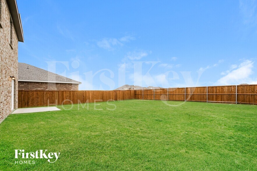 Building Photo - 1804 Sandlin Dr