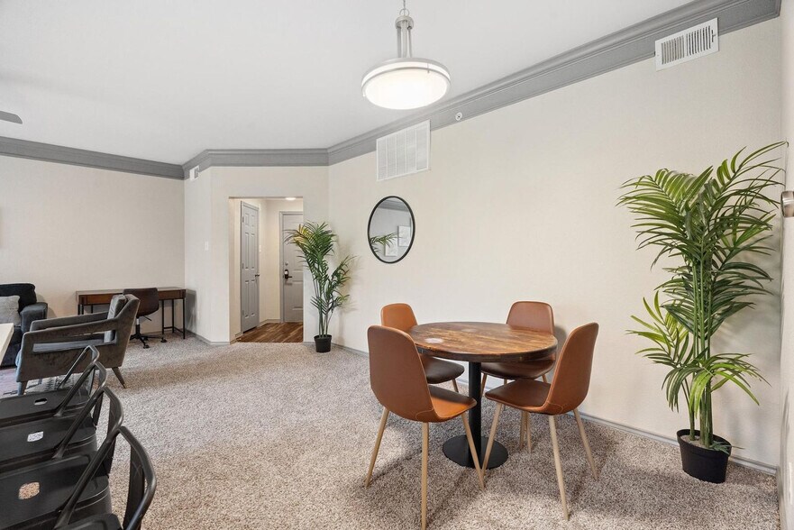 Building Photo - 12100 Metric Blvd