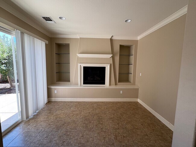 Building Photo - Luxurious home