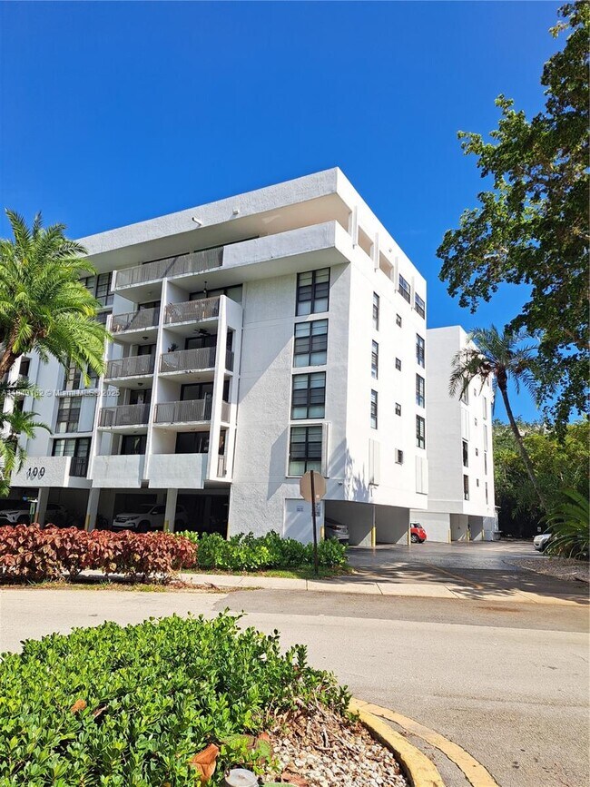 Building Photo - 100 Ocean Ln Dr