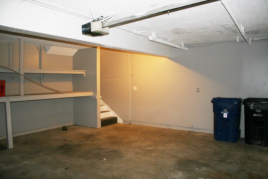 Building Photo - 13065 Mindanao Way