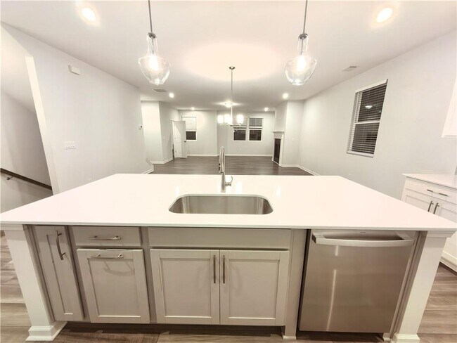 Building Photo - 2400 Whistler Wy NE