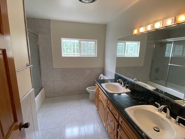 Bathroom #2 - 4629 Forman Ave