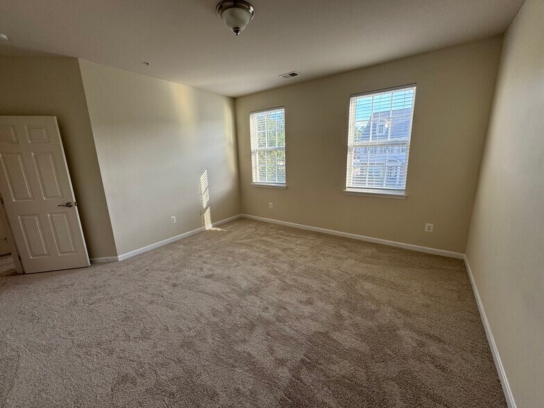 Here's another view of the big second bedroom. - 44520 Gray Wolf St