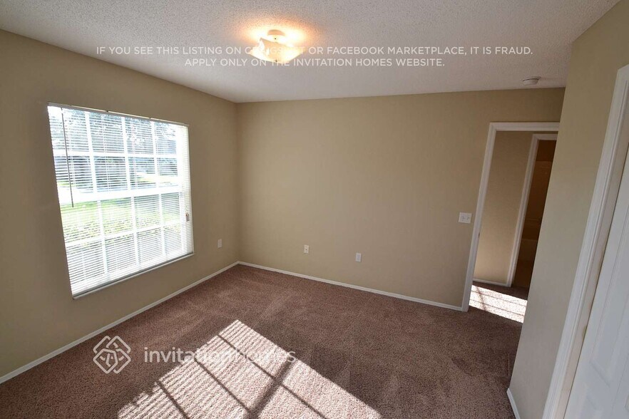 Building Photo - 7988 Oak Run Cir