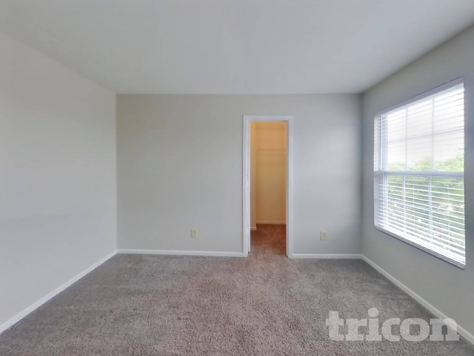 Building Photo - 1413 Bluestem Dr