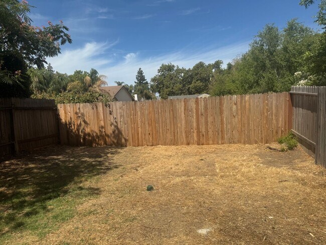 Building Photo - 3325-3327 Jayanne Way