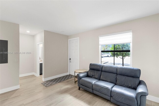 Building Photo - 10653 W 32nd Ln