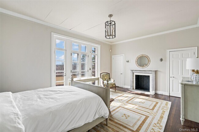 Building Photo - 393 Oyster Bay Road