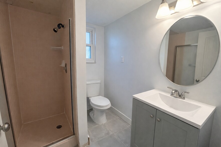 Basement Bath - 1001 E 300 S