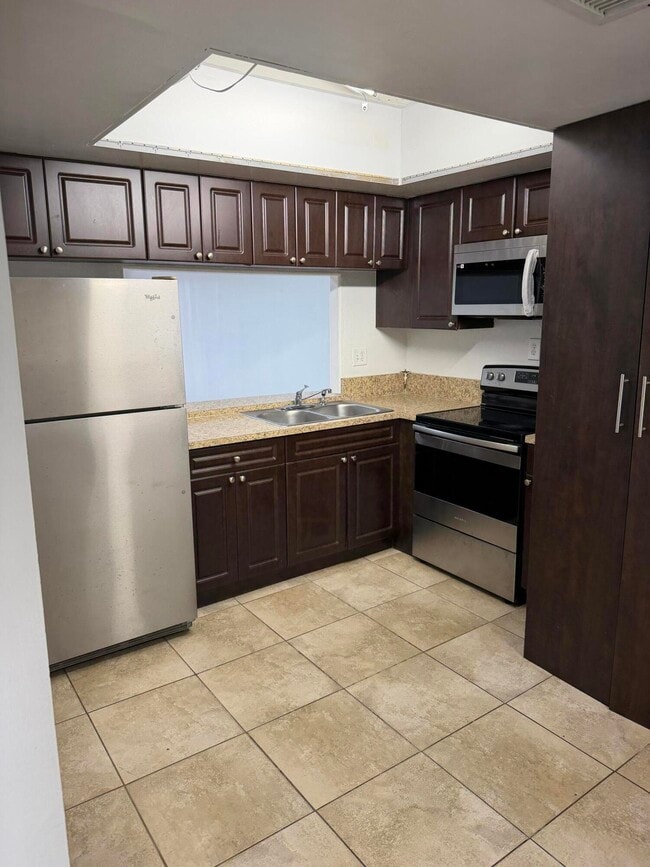 Building Photo - 2500 Coral Springs Dr