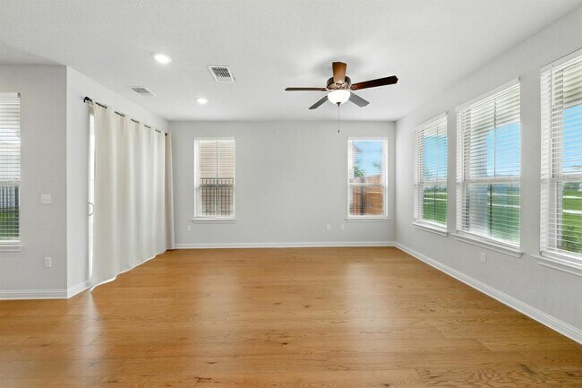 Building Photo - 8007 Orizzonte St
