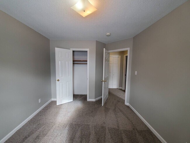 Building Photo - Welcome Home! Your Perfect Blend of Comfor...