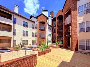 Building Photo - 3001 Cedar St