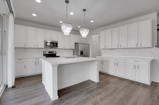 Building Photo - $3,050.00, 4-bed, 3.5-bath, located in Aurora with beautiful finishes.