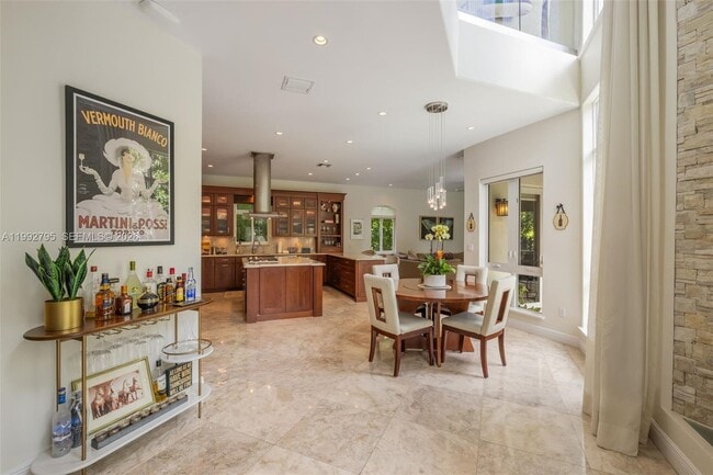 Building Photo - 755 Tiziano Ave