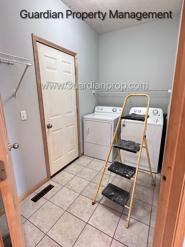 Building Photo - Hopkins Single Family Home, 2 Car Garage, Office, Gas Fireplace, Primary Suite