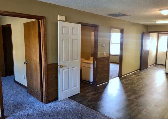 Building Photo - 124 Evergreen Trail SE