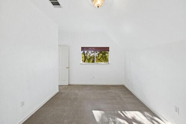 Building Photo - 500 Errol Dr