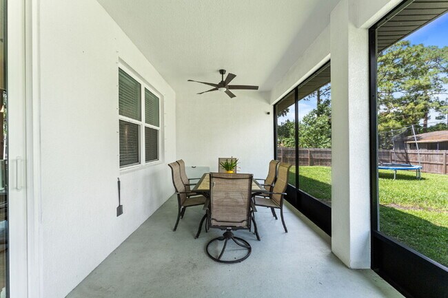 Building Photo - 3/2, fully fenced single family home in NW...