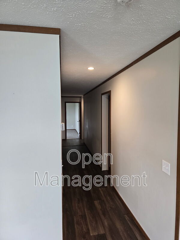 Building Photo - 511 E 1st St