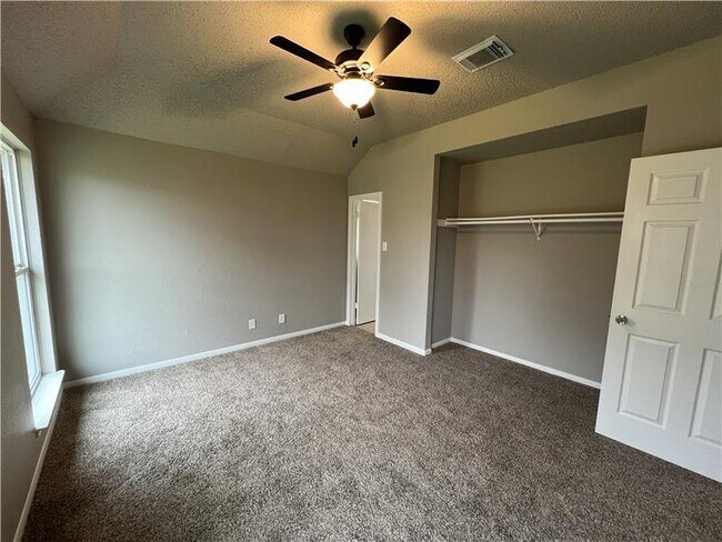 Building Photo - 2111 Caprice Dr