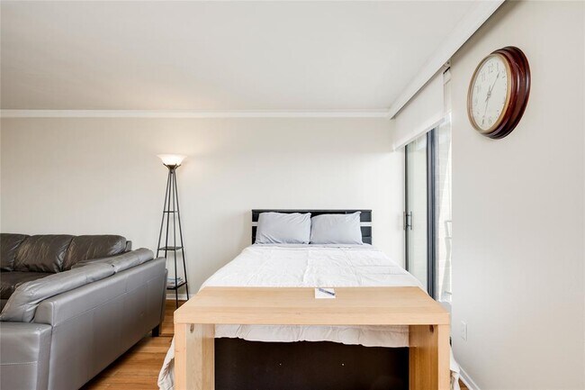 Building Photo - 1122 Colorado St