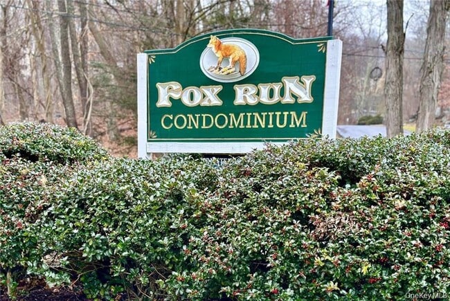 Building Photo - 422 Fox Run Ln