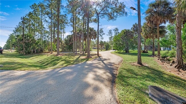 Building Photo - 3590 10th Ave NE