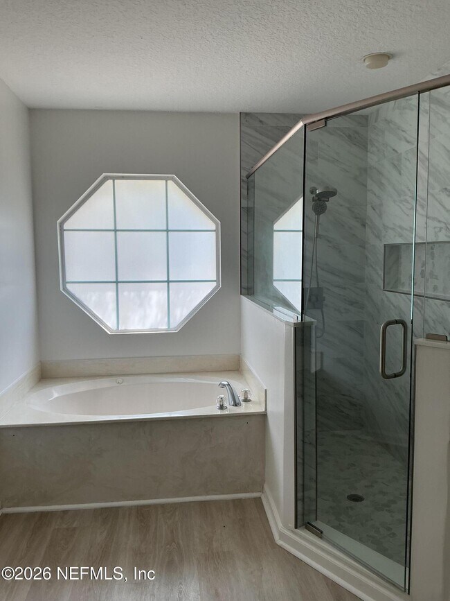 Building Photo - 12335 Vine Maple Way