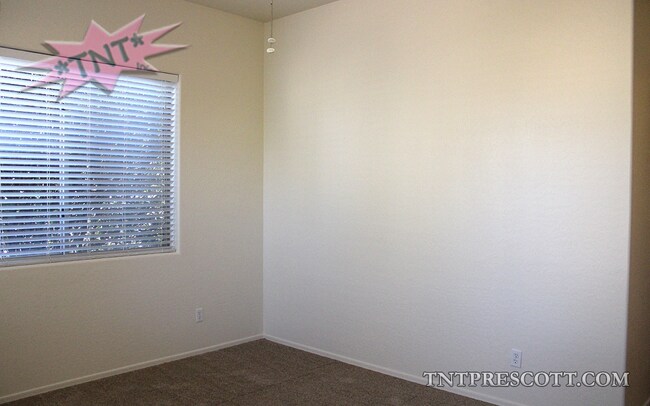 Building Photo - Home in Granville HOA ~ Winter Special!! ~ COMP HOLD