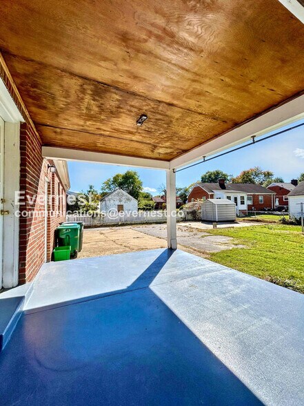 Building Photo - 7514 Woodman Rd